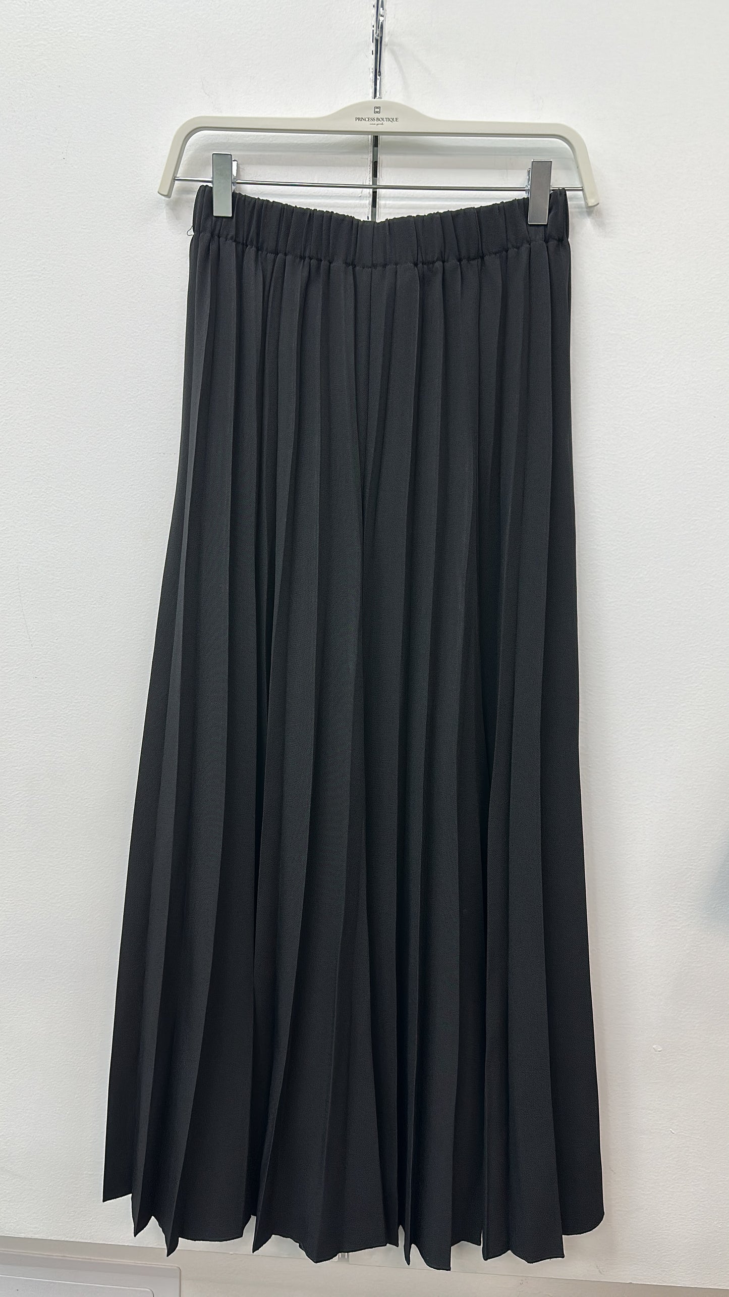 SWF2292-35" Polyester Pleated Skirt, Black