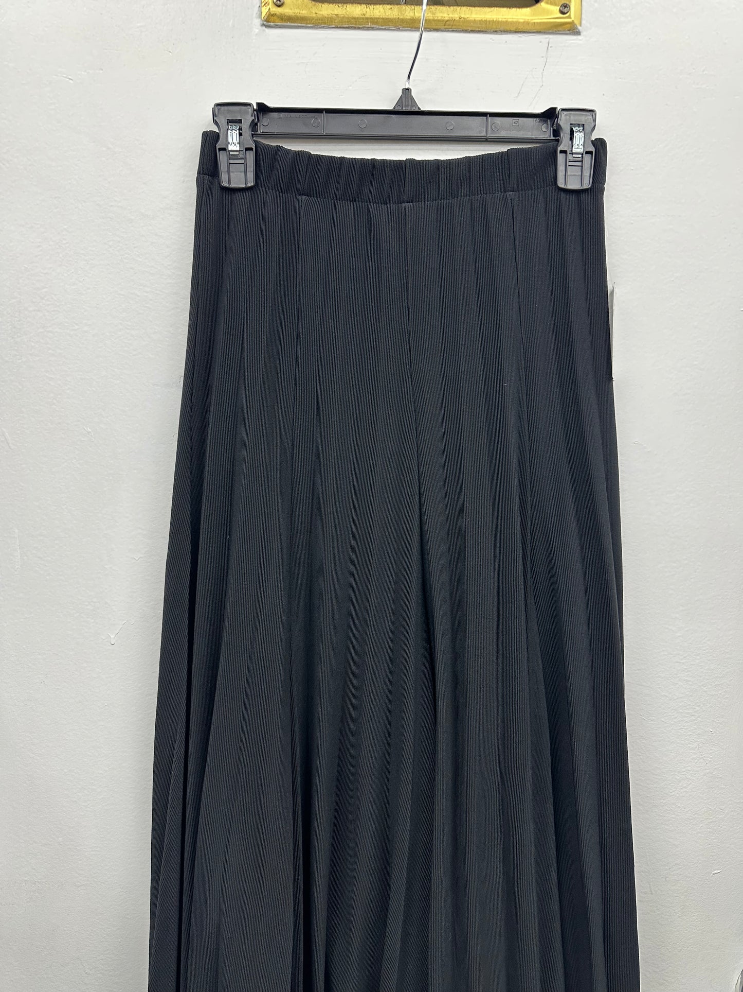 691-33" Rib Accordion Skirt