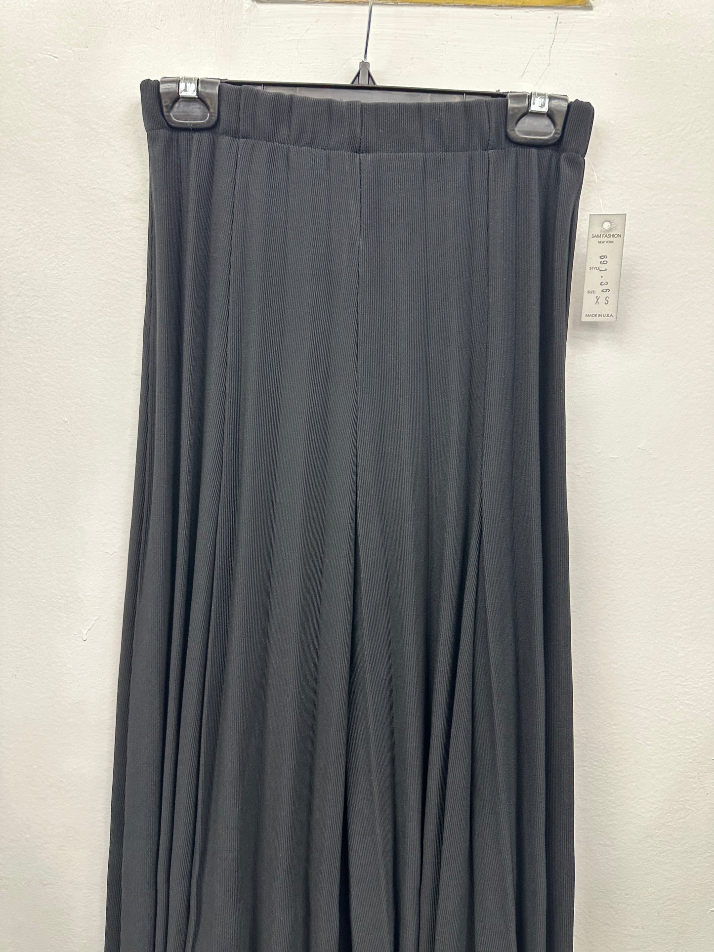 691-36" Rib Accordion Skirt