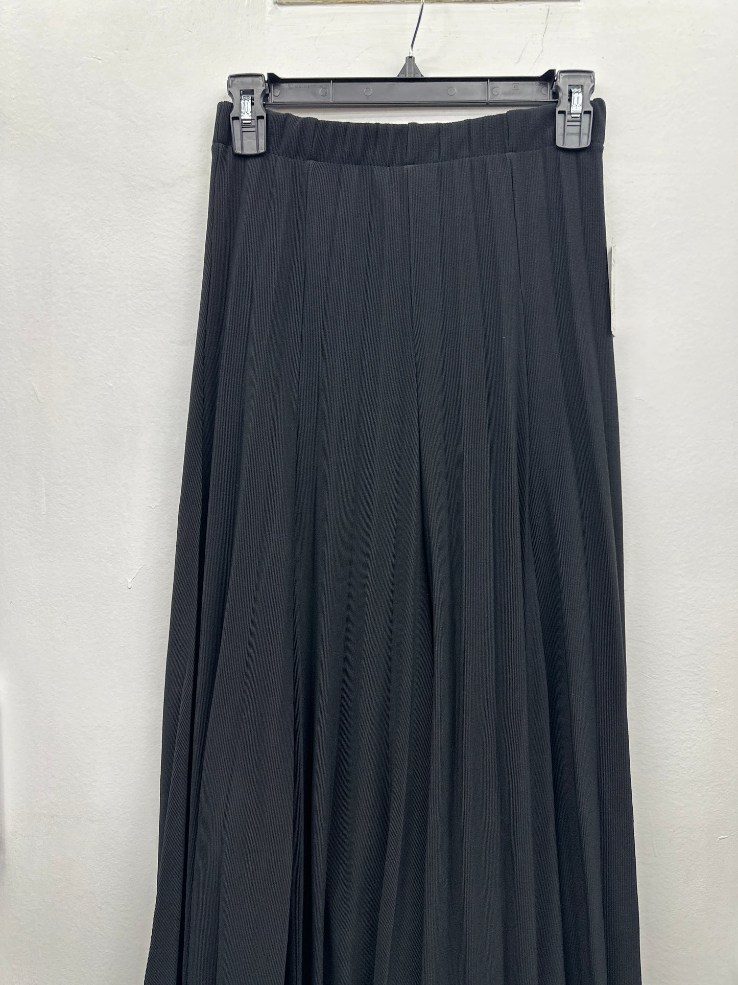 691-33" Rib Accordion Skirt