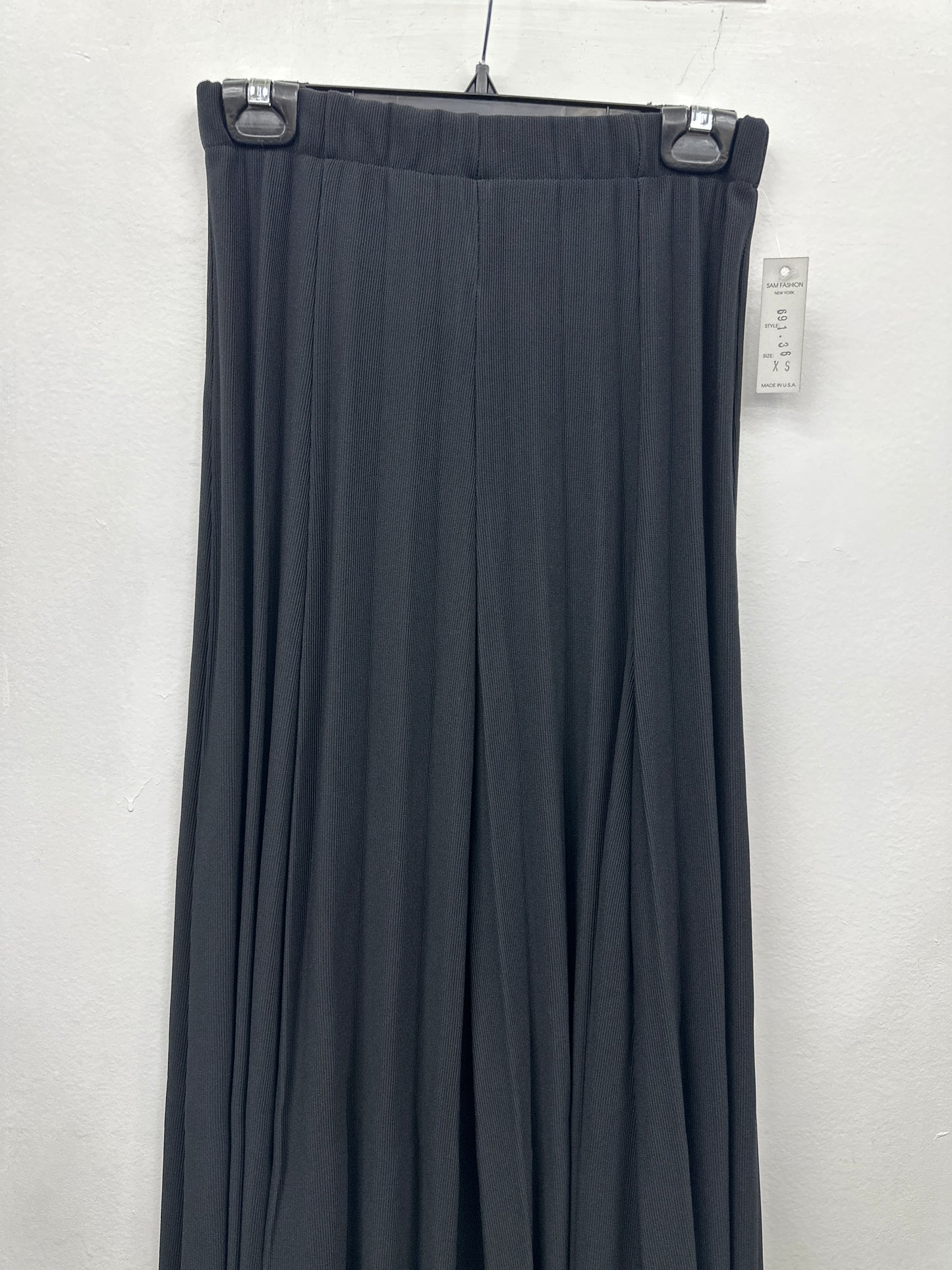 691-36" Rib Accordion Skirt